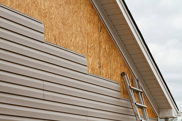 24/7 Emergency Wood Siding experts in Fuquay-Varina, NC